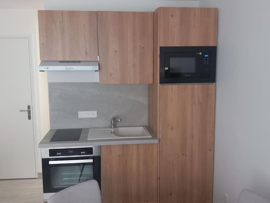 Plain-pied 2 Personnes 150 M De La Apartment *